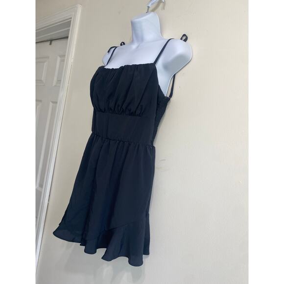 Lily Rose Women's Black Romper Large - Trendy & Stylish - Picture 4 of 11